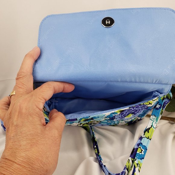 Vera Bradley Petite Crossbody Blueberry Blooms NWT - Picture 5 of 6